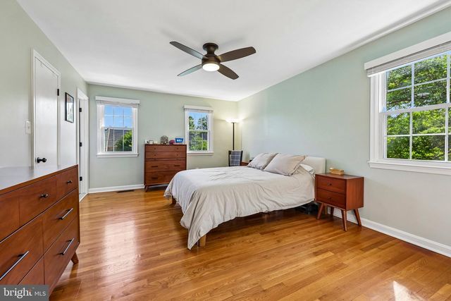 7438 HALLCREST DR, Mclean, VA 22102