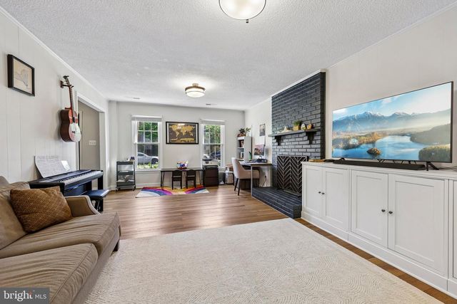 7438 HALLCREST DR, Mclean, VA 22102
