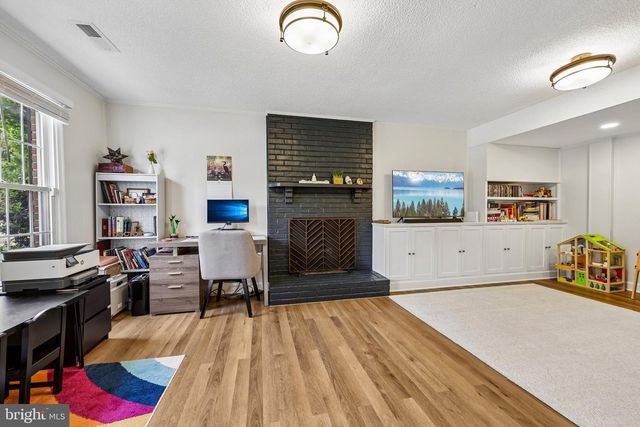 7438 HALLCREST DR, Mclean, VA 22102