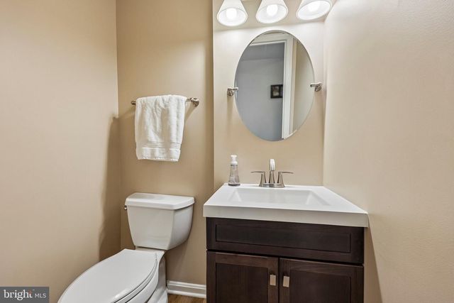 7438 HALLCREST DR, Mclean, VA 22102