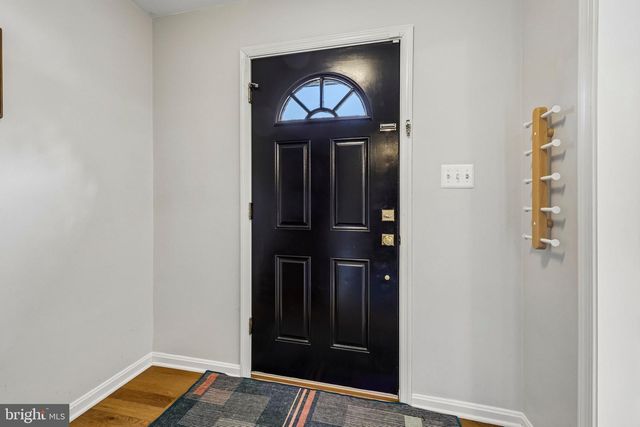 7438 HALLCREST DR, Mclean, VA 22102