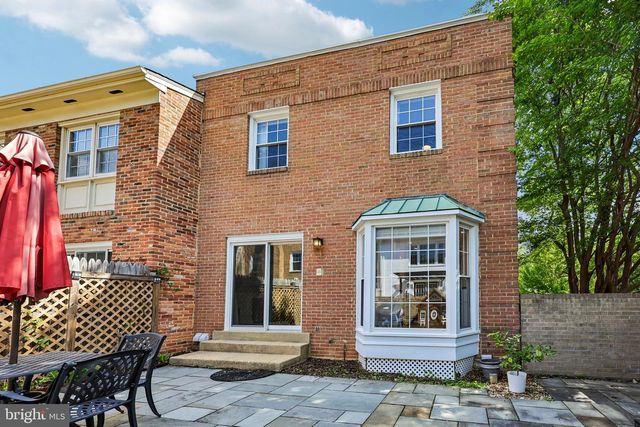 7438 HALLCREST DR, Mclean, VA 22102