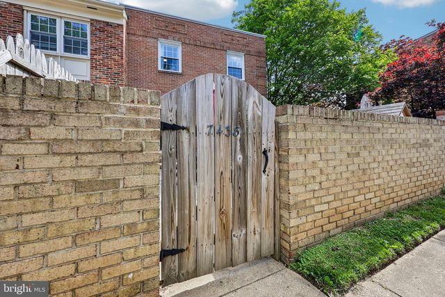 7438 HALLCREST DR, Mclean, VA 22102