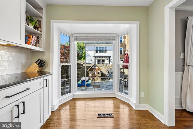 7438 HALLCREST DR, Mclean, VA 22102