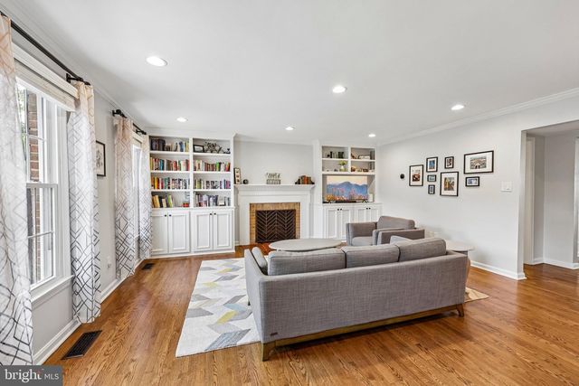 7438 HALLCREST DR, Mclean, VA 22102