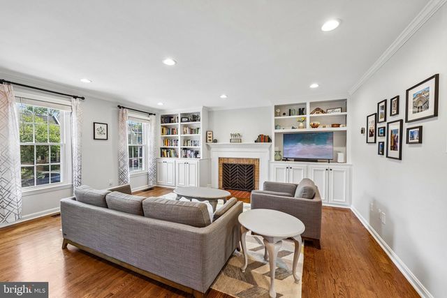7438 HALLCREST DR, Mclean, VA 22102