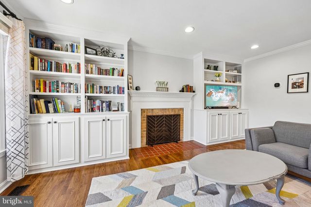 7438 HALLCREST DR, Mclean, VA 22102