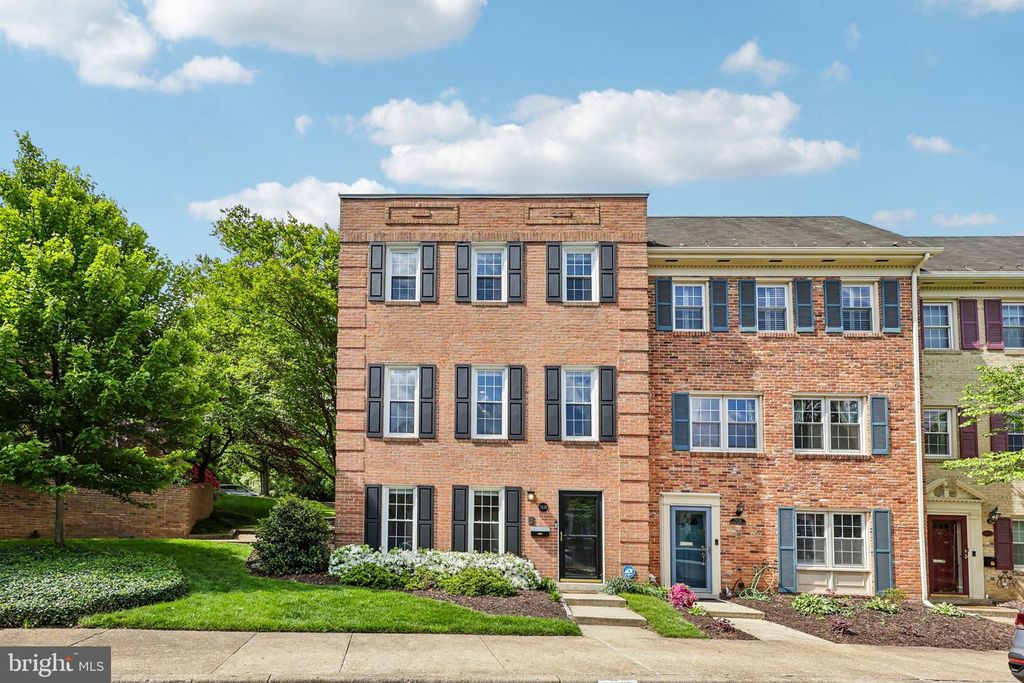 7438 HALLCREST DR, Mclean, VA 22102