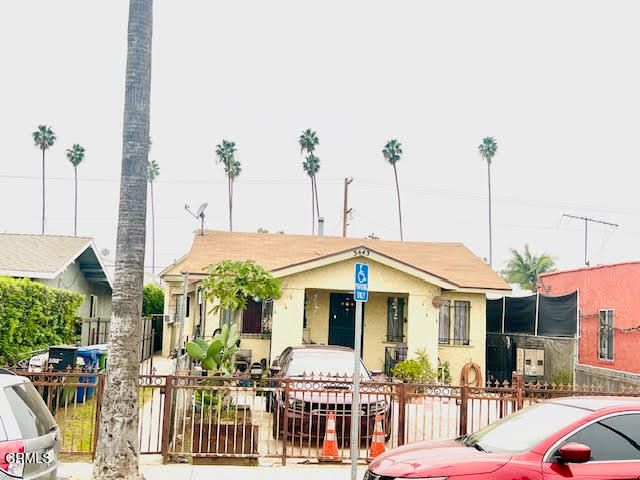 3443 9th Avenue, Los Angeles, CA 90018