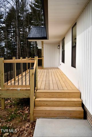 256 William Hawkins Lane, Mountain City, TN 37683