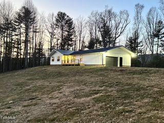 256 William Hawkins Lane, Mountain City, TN 37683