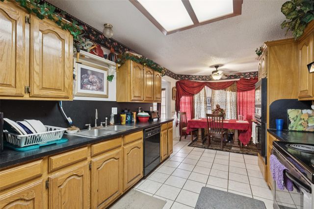 508 Hickory Circle, Red Oak, TX 75154