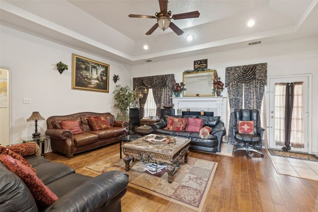 508 Hickory Circle, Red Oak, TX 75154