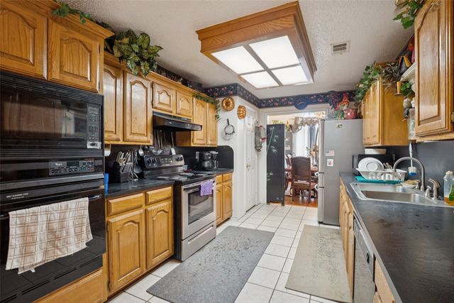 508 Hickory Circle, Red Oak, TX 75154