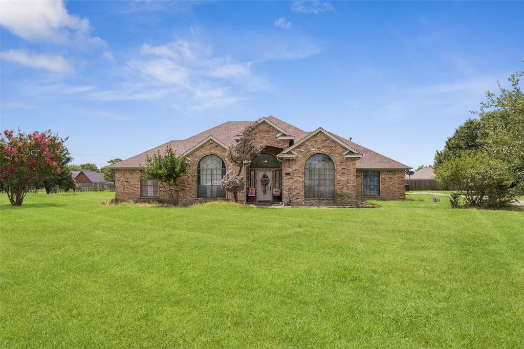 508 Hickory Circle, Red Oak, TX 75154
