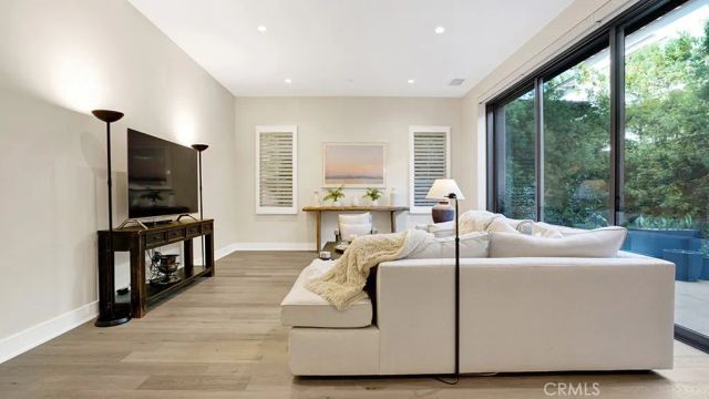 163 Linda Vista, Irvine, CA 92618