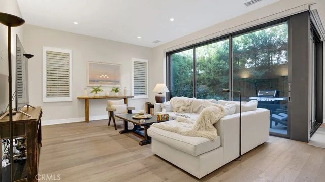 163 Linda Vista, Irvine, CA 92618