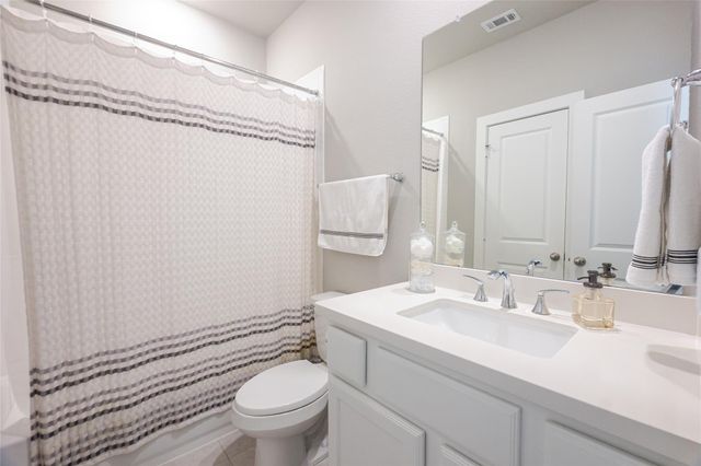 4035 Shackleton Court, Iowa Colony, TX 77583