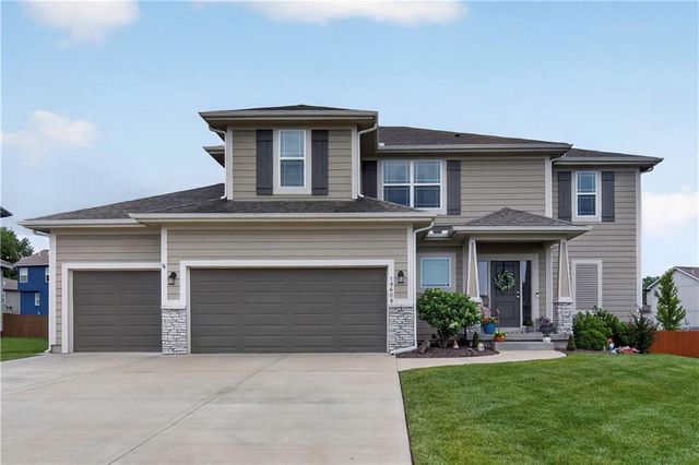19609 W 197th Street, Spring Hill, KS 66083