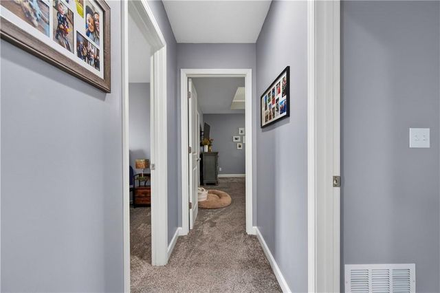 19609 W 197th Street, Spring Hill, KS 66083