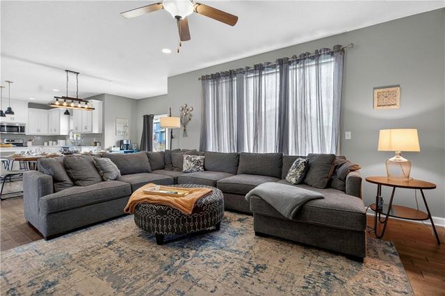 19609 W 197th Street, Spring Hill, KS 66083