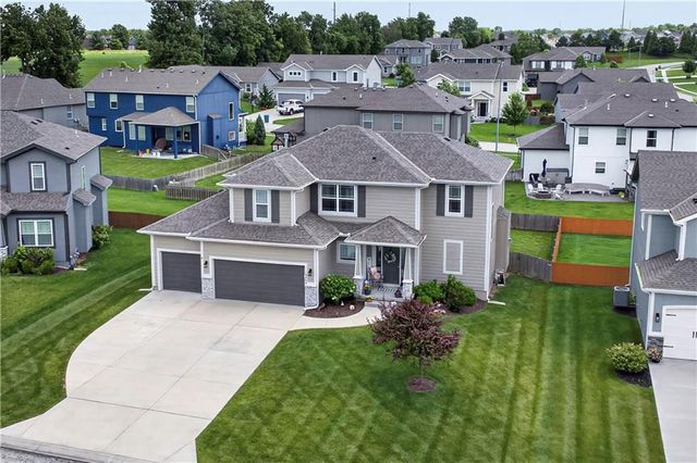 19609 W 197th Street, Spring Hill, KS 66083
