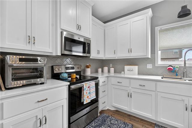 19609 W 197th Street, Spring Hill, KS 66083