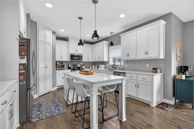 19609 W 197th Street, Spring Hill, KS 66083