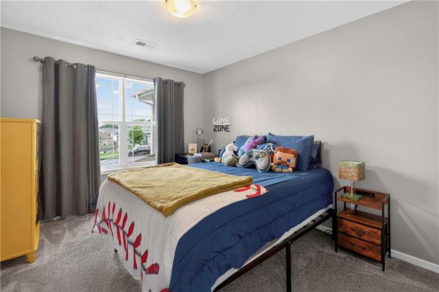 19609 W 197th Street, Spring Hill, KS 66083