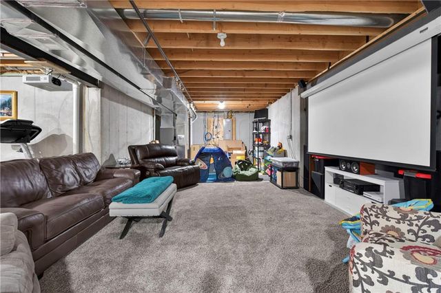 19609 W 197th Street, Spring Hill, KS 66083