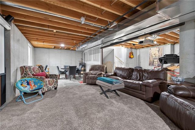 19609 W 197th Street, Spring Hill, KS 66083