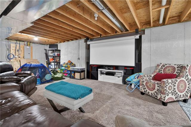 19609 W 197th Street, Spring Hill, KS 66083
