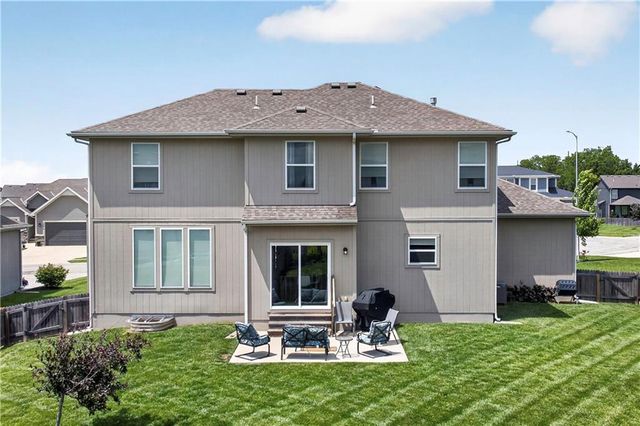 19609 W 197th Street, Spring Hill, KS 66083