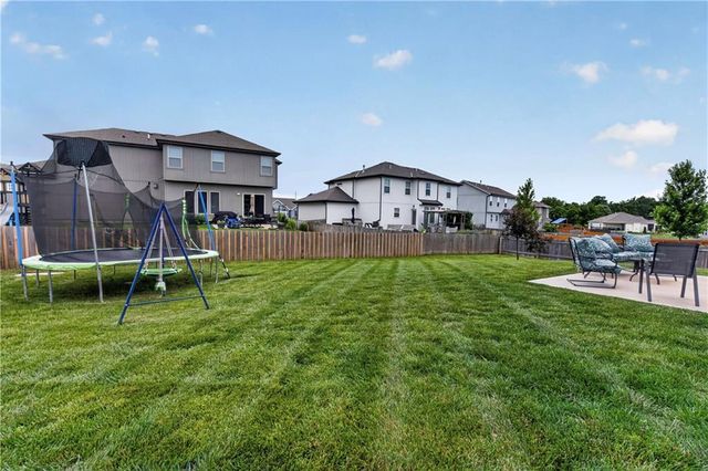 19609 W 197th Street, Spring Hill, KS 66083