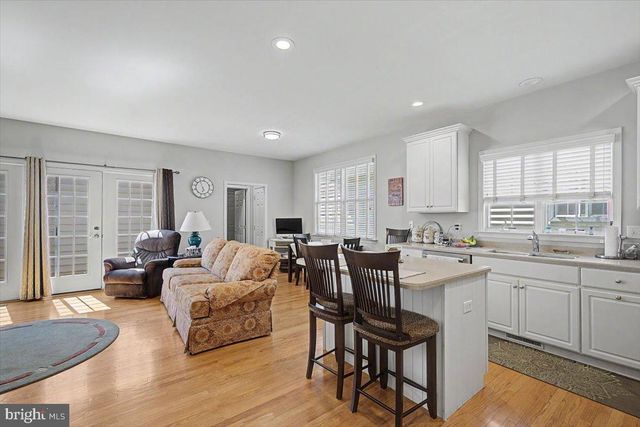 328 CARLISLE DR, Avondale, PA 19311