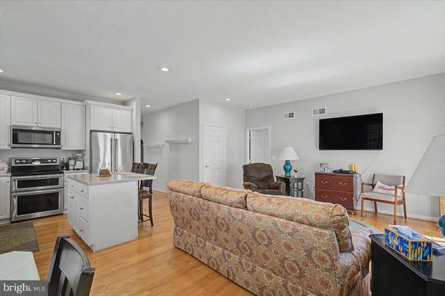 328 CARLISLE DR, Avondale, PA 19311