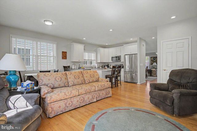 328 CARLISLE DR, Avondale, PA 19311