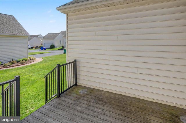 328 CARLISLE DR, Avondale, PA 19311
