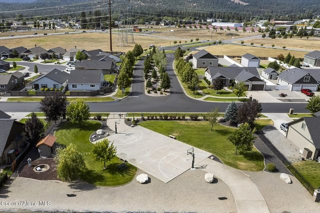 13439 N Shimmering Ct, Rathdrum, ID 83858