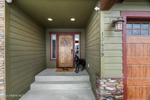 13439 N Shimmering Ct, Rathdrum, ID 83858
