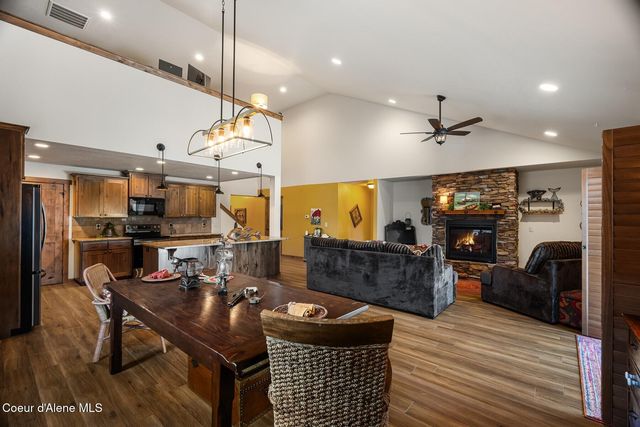 13439 N Shimmering Ct, Rathdrum, ID 83858