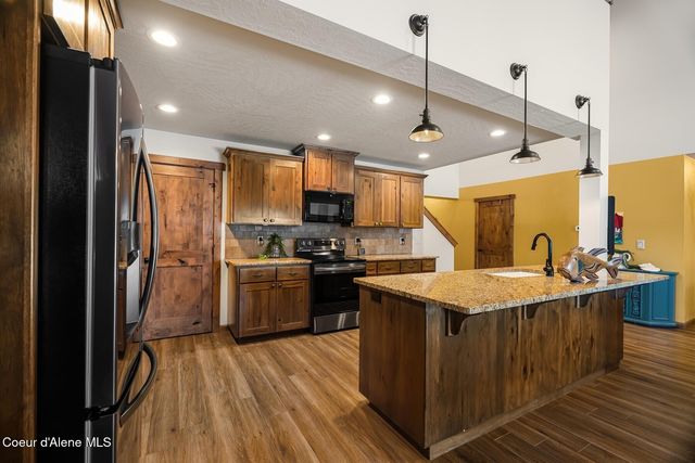 13439 N Shimmering Ct, Rathdrum, ID 83858