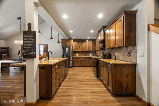 13439 N Shimmering Ct, Rathdrum, ID 83858