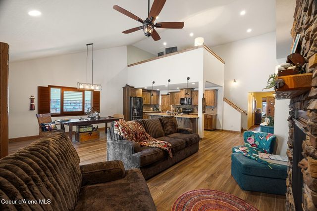 13439 N Shimmering Ct, Rathdrum, ID 83858