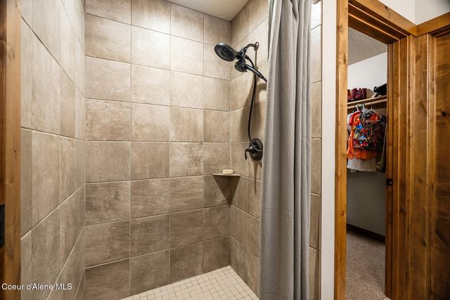 13439 N Shimmering Ct, Rathdrum, ID 83858