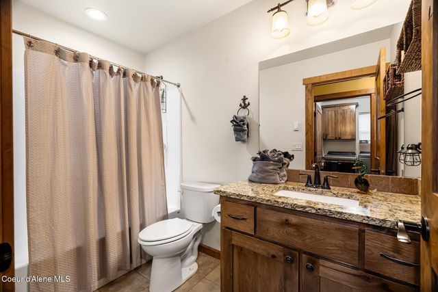 13439 N Shimmering Ct, Rathdrum, ID 83858