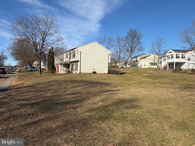 6490 HEATHERFIELD WAY, Harrisburg, PA 17112