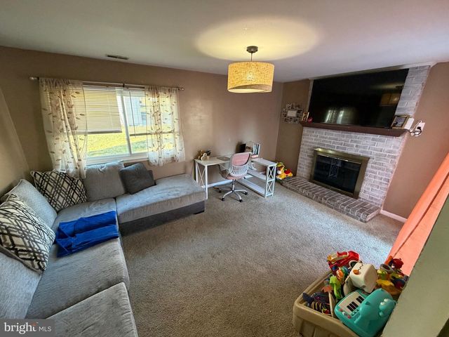 6490 HEATHERFIELD WAY, Harrisburg, PA 17112