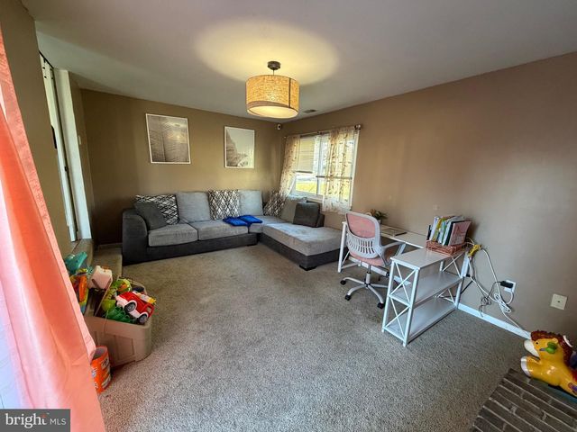 6490 HEATHERFIELD WAY, Harrisburg, PA 17112