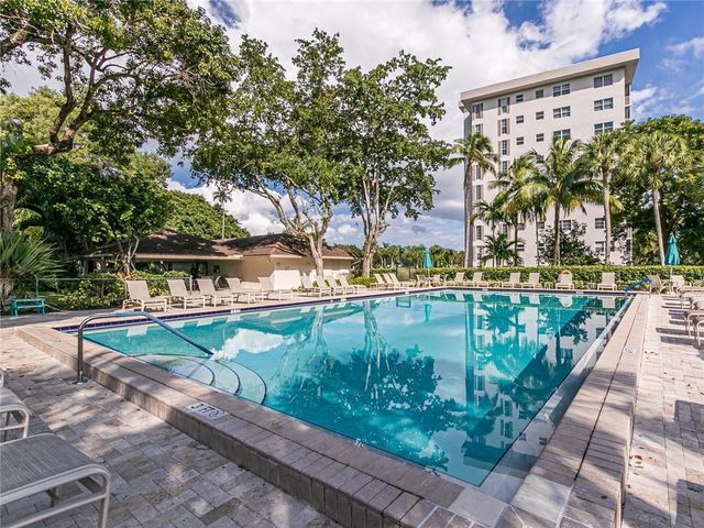 3150 N Palm Aire Drive 804, Pompano Beach, FL 33069